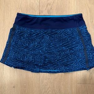 Lululemon size 6 Pace Rival skirt. Gently worn.